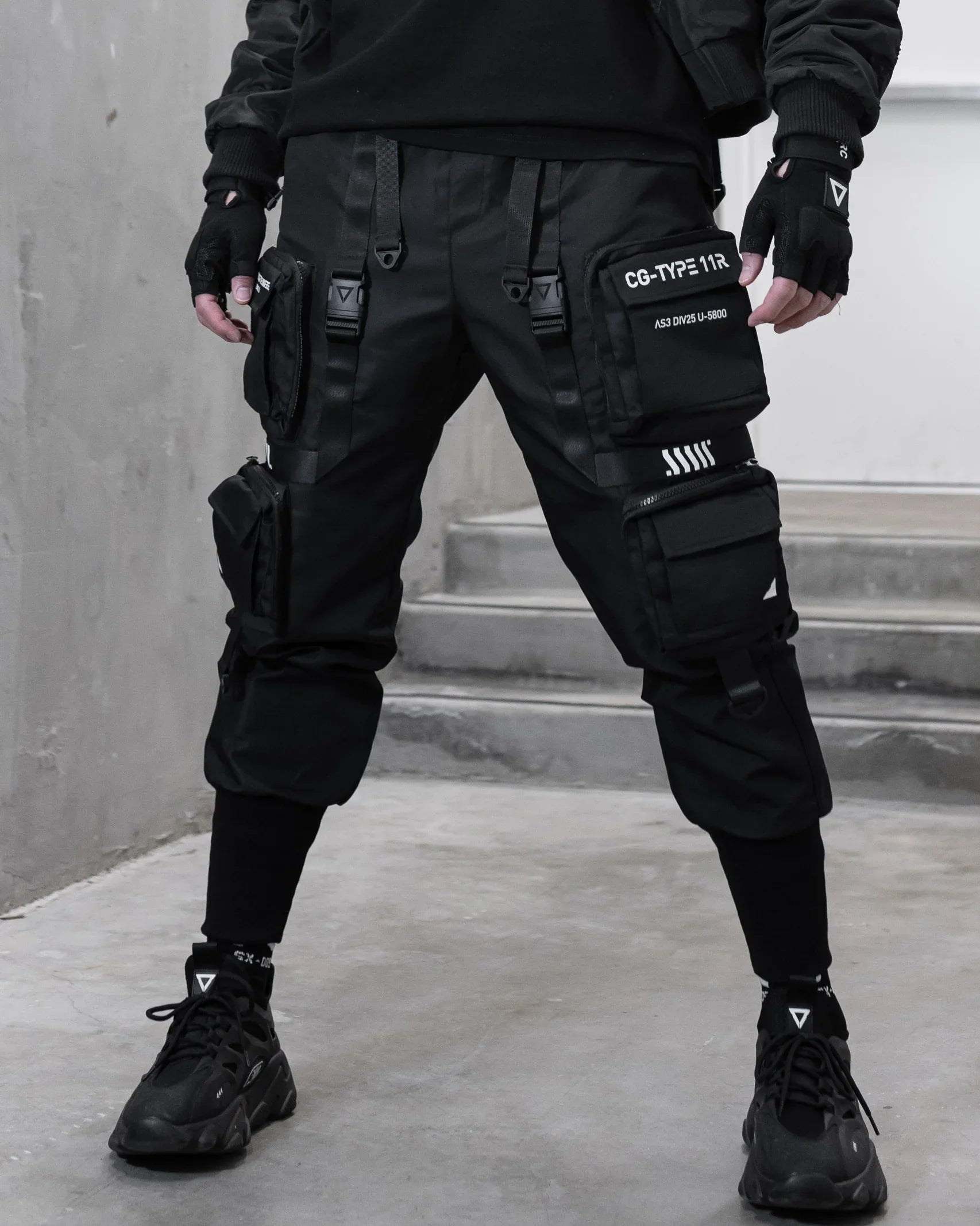 CG-Type 19S Black Red Cargo Pants